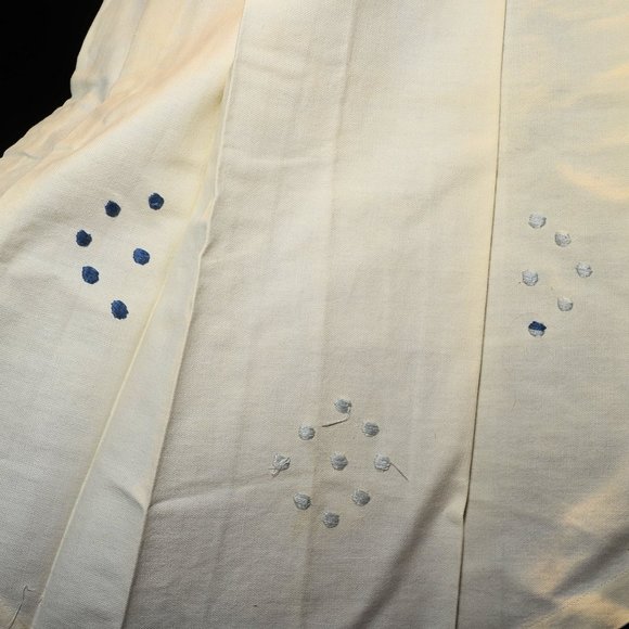 Vintage 50's Ivory Pleated Cotton Full Bib Apron Circle Embroidery Pin-On Waist - Picture 7 of 11